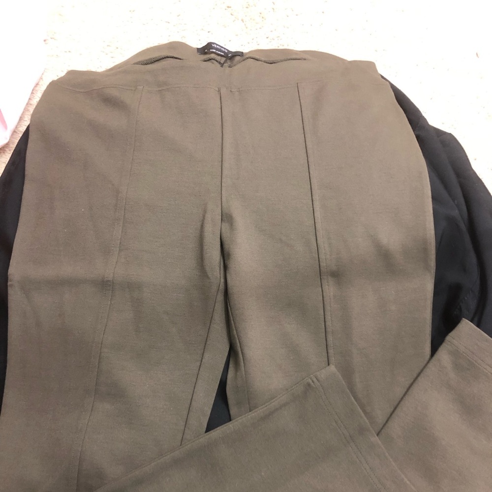 Vertigo USA army green ponte ankle pants